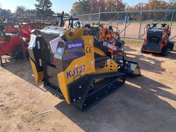#3236-•-cfg-kjt27-skid-steer-loader-image-5