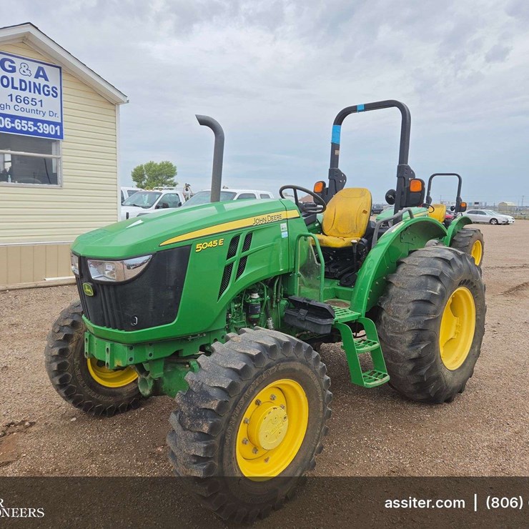 JOHN DEERE 5045E