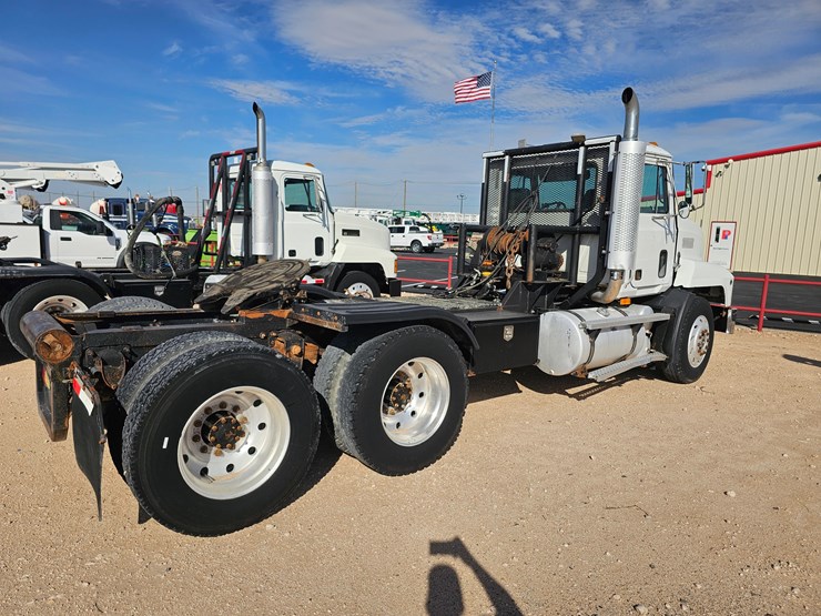1995-mack-ch613-image-3