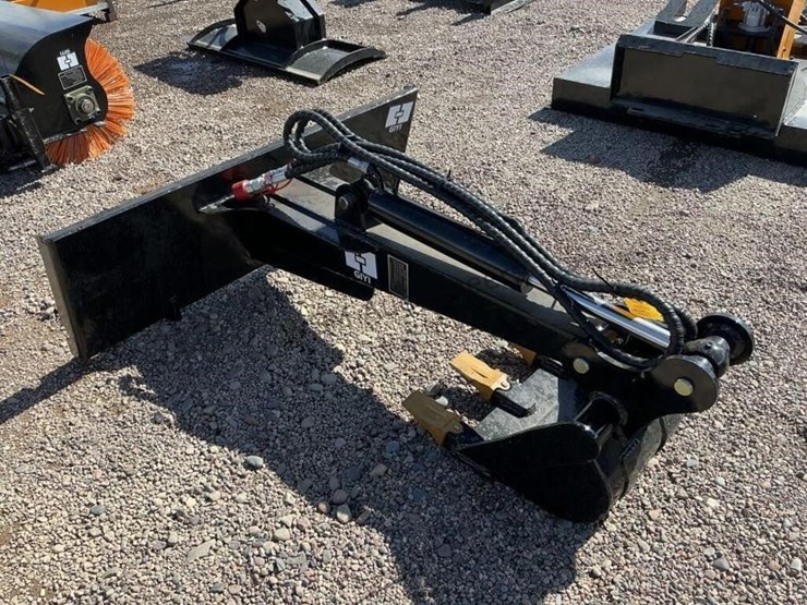 2026-giyi-backhoe-arm-for-skid-steer-image-2