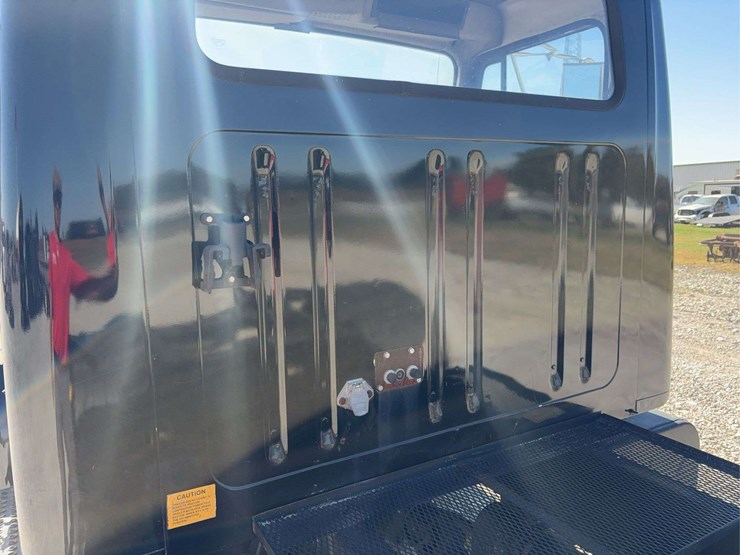 1998-international-4700-day-cab-truck,-121,834-miles,-single-axle,-255/70r22.5-tires,-dt466e-engine,-gooseneck-ball-hitch,-automatic-transmission-vin#-1hsscaan4wh551789-image-14