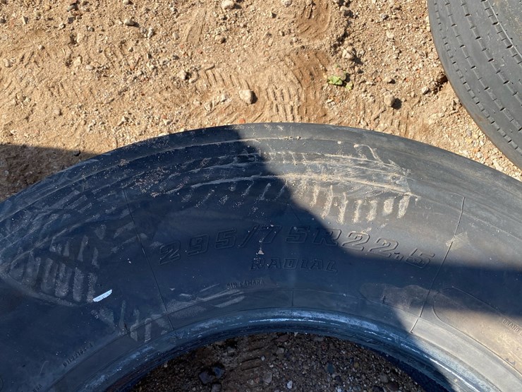 #6966-•-(1)-bridgestone-r284-ecopia-295/75r22.5-commercial-truck-tire-image-5