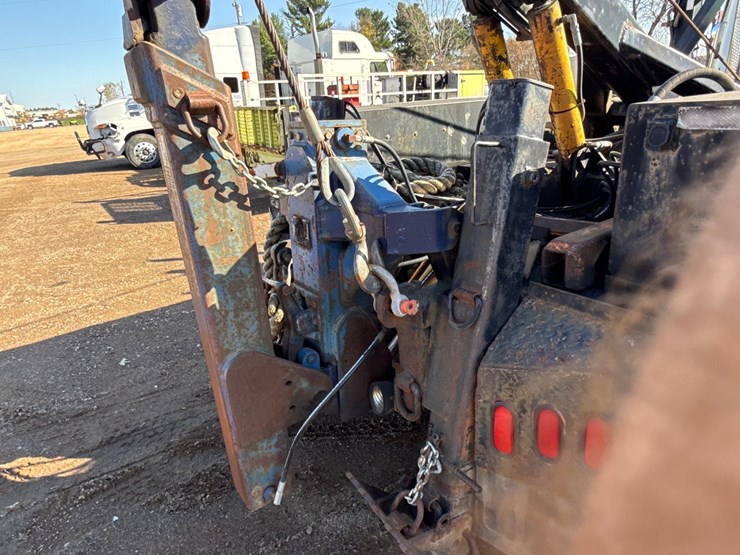 #6908-•-1985-tandem-axle-wrecker-tow-truck-(has-wi-title)-image-31