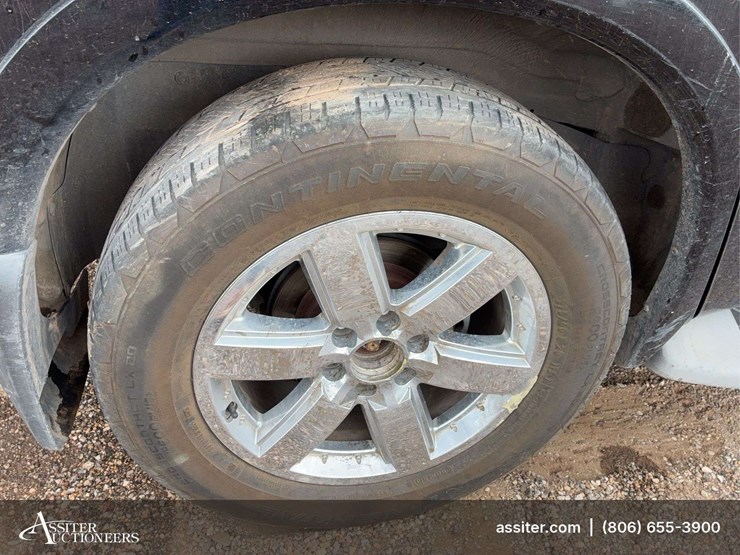 2011-nissan-armada-image-41
