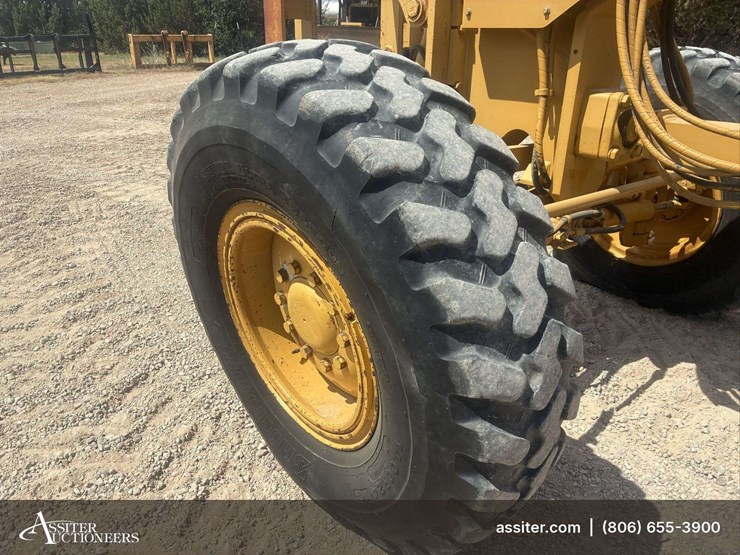 2002-caterpillar-140h-image-44