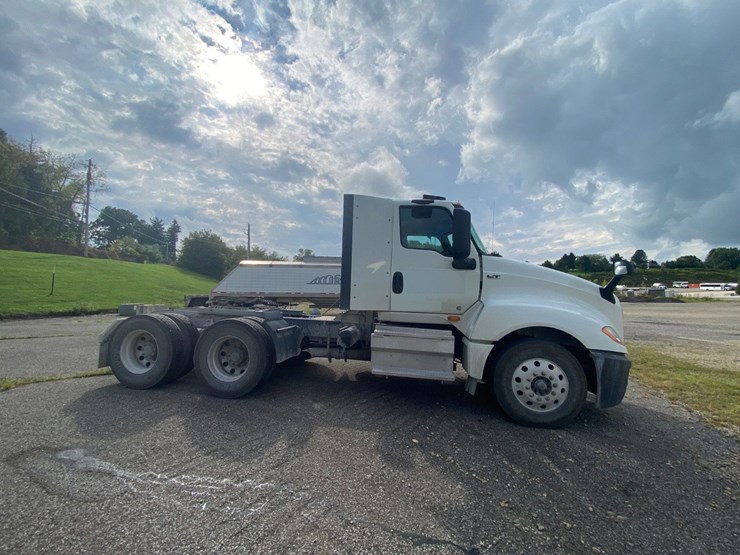2020-international-lt625-daycab-haul-truck-image-3