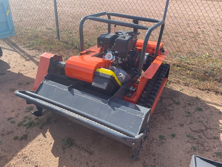 #3208-•-2026-tracked-lawn-mower-image-2