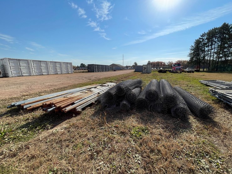 #3783-•-chain-link-fence-with-posts-image-7