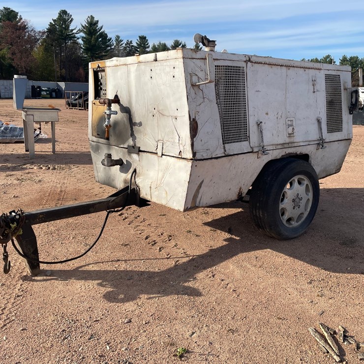 #1092 • Sullair 185 Towable Air Compressor