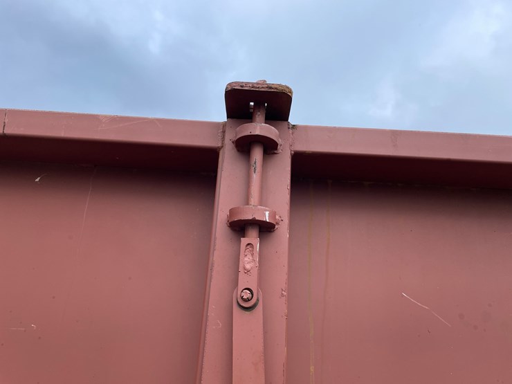 #3786-•-roll-off-dumpster-image-16