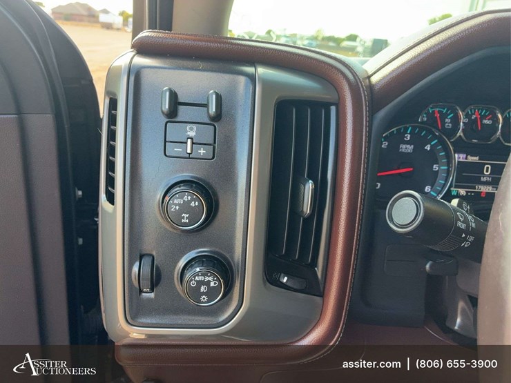 2015-chevrolet-silverado-1500-high-country-image-45