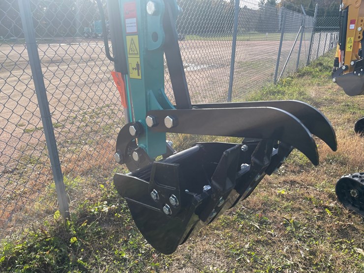 #3227-•-2026-cfg-kv16r-mini-excavator-image-19