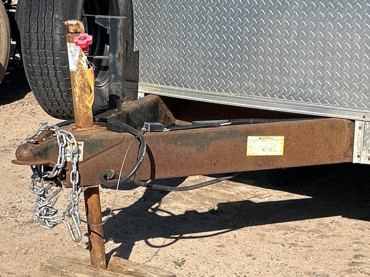 #6918-•-2008-homesteader-enclosed-tandem-axle-cargo-trailer-(wi-title-in-delay)-image-22