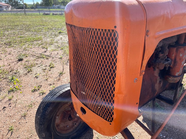 #1950-•-allis-chalmers-b-wide-tractor-image-32