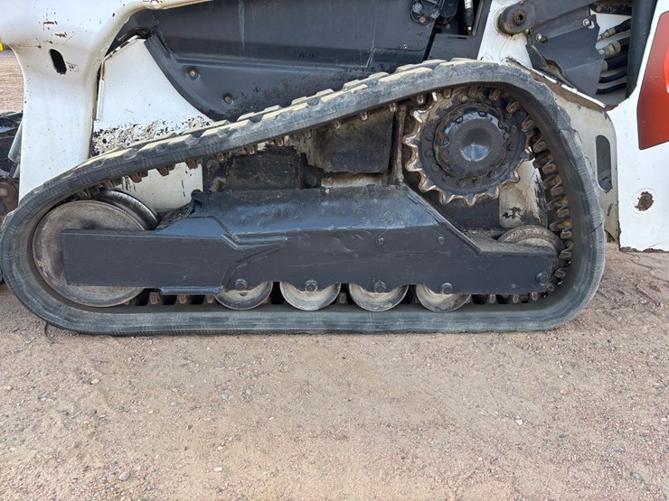 #1073-•-2021-bobcat-r-series-t66-tracked-skid-steer-image-5
