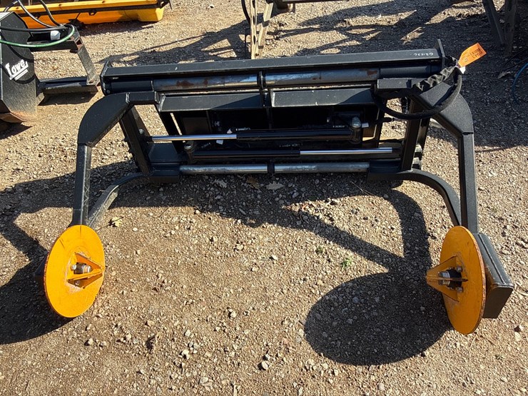 #6943-•-erskine-skid-steer-hydraulic-bale-unroller-attachment-image-2