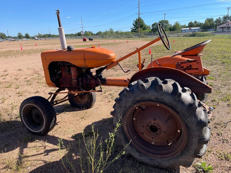#1950-•-allis-chalmers-b-wide-tractor-image-17