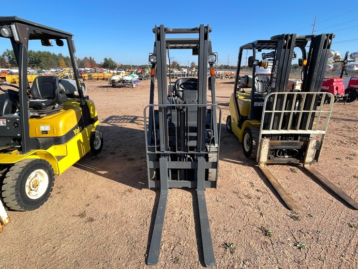#1885-•-unicarrier-40-lp-forklift-image-2