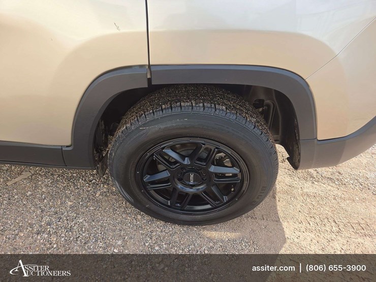 2015-jeep-cherokee-image-21