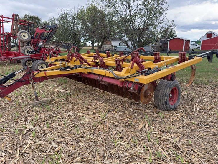 binkley-wilbeck-2109-13-shank-chisel-plow,-remlinger-leveling-bar,-hyd-adjust-hitch-image-1