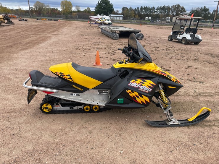 #1053-•-2004-mxz-500ss-ski-doo-snowmobile-(has-current-reg.-card)-image-12
