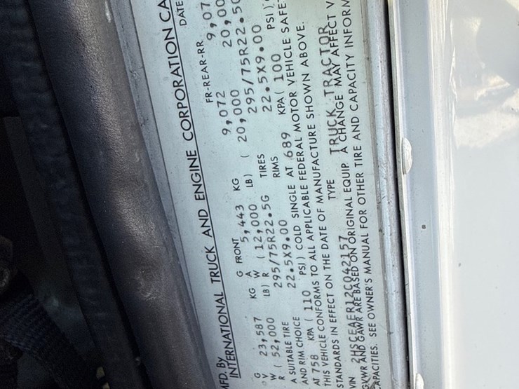 #6906-•-2002-international-9200i-sleeper-semi-truck-tractor-(has-wi-title)-image-13