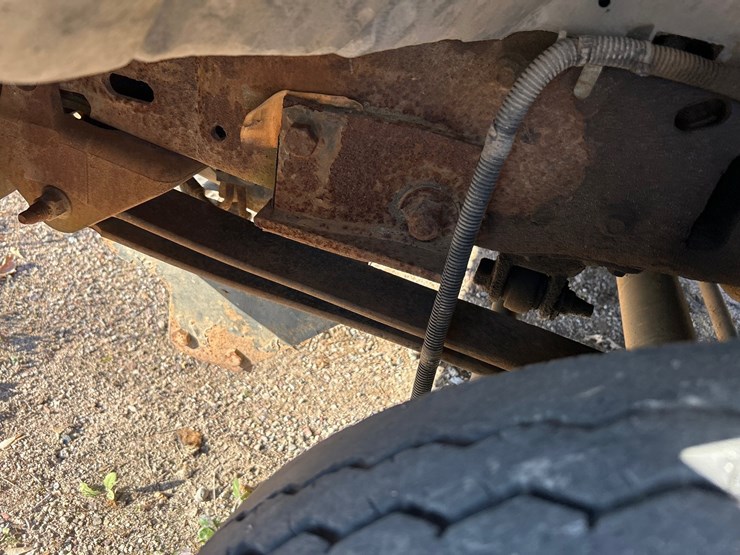 #6935-•-2000-ford-f-550-super-duty-stake-bed-dump-truck-(has-wi-title)-image-33