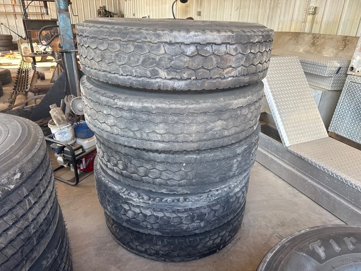 #6991-•-(5)-gt-radial-11r22.5-commercial-truck-tires-image-1
