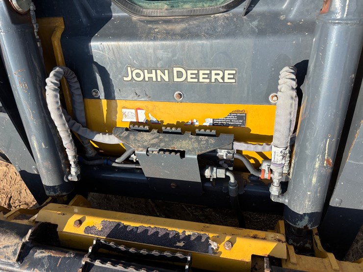 #1918-•-2023-john-deere-318g-wheeled-skid-steer-image-18