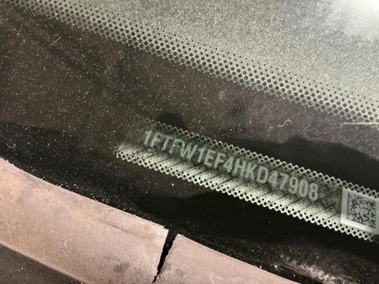2017-ford-f-150-p/u-image-15