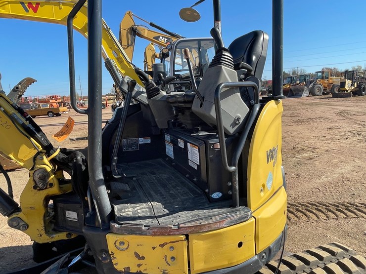 #1900-•-yanmar-vio-35-mini-backhoe-image-30