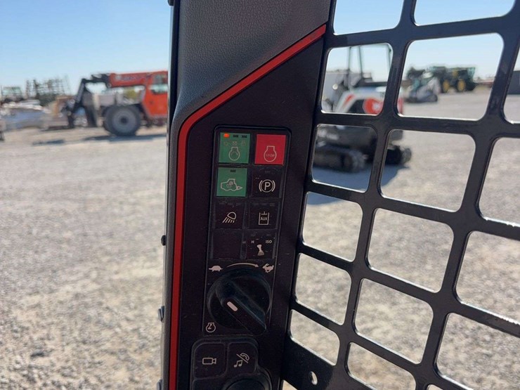 2020-bobcat-s64-wheeled-skid-steer,-991-hours,-quick-attach-hookup,-smooth-68”-bucket,-solid-tires,-s/n--b4sc11748-image-18