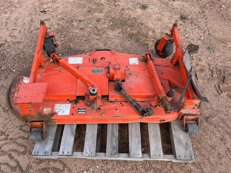 #1019-•-kubota-f2400-4wd-tractor-with-attachments-image-99