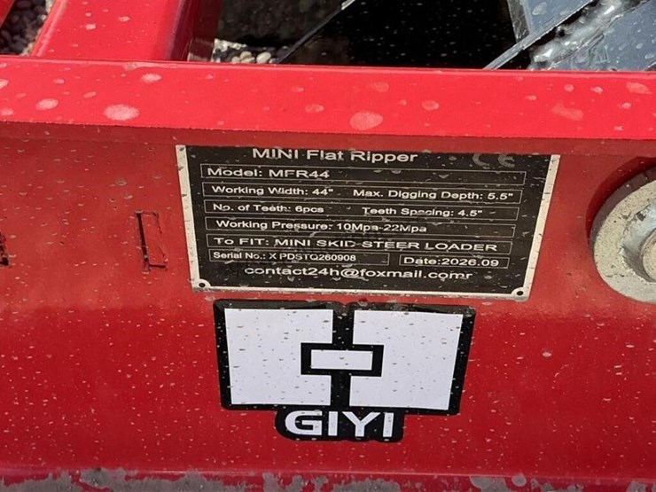 2026-giyi-44in-flat-ripper-for-stand-up-skid-steer-image-5