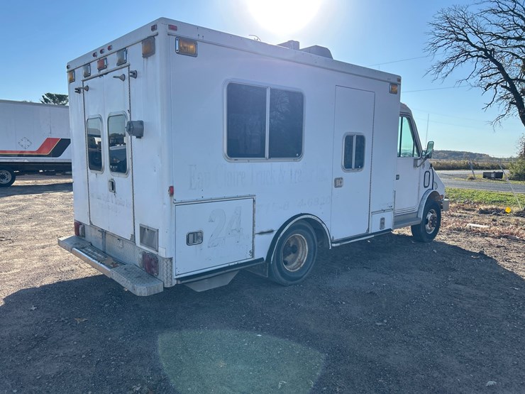 #6934-•-1992-computer-designed-chassis-1300-stoughton-step-van-(has-wi-title)-image-5