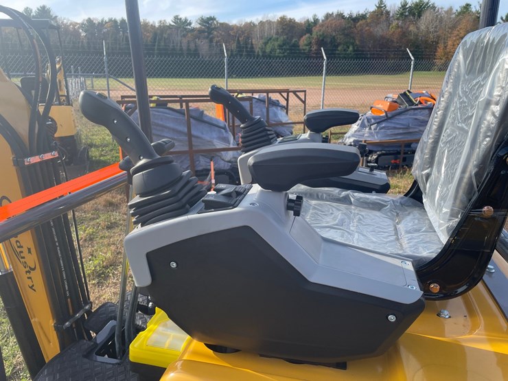 #3223-•-2026-cfg-mx20r-mini-excavator-image-23
