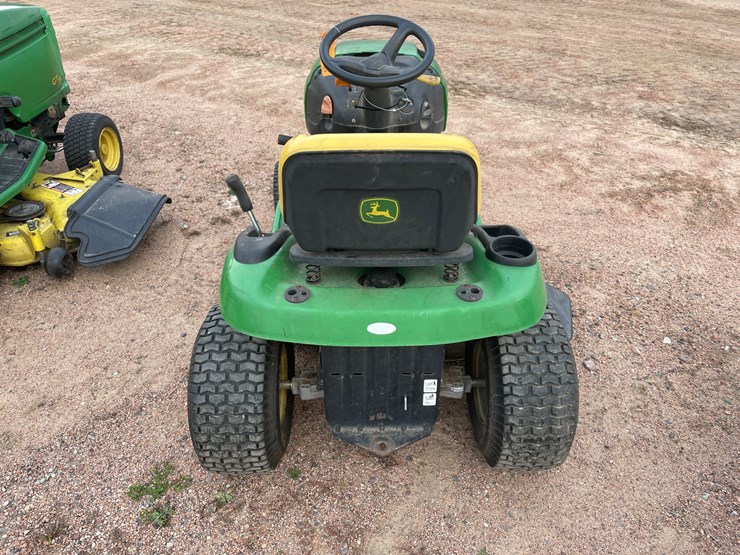 #1930-•-200-john-deere-l110-riding-lawn-mower-image-6