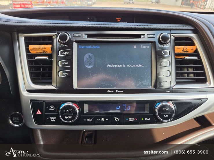 2015-toyota-highlander-xle-image-22