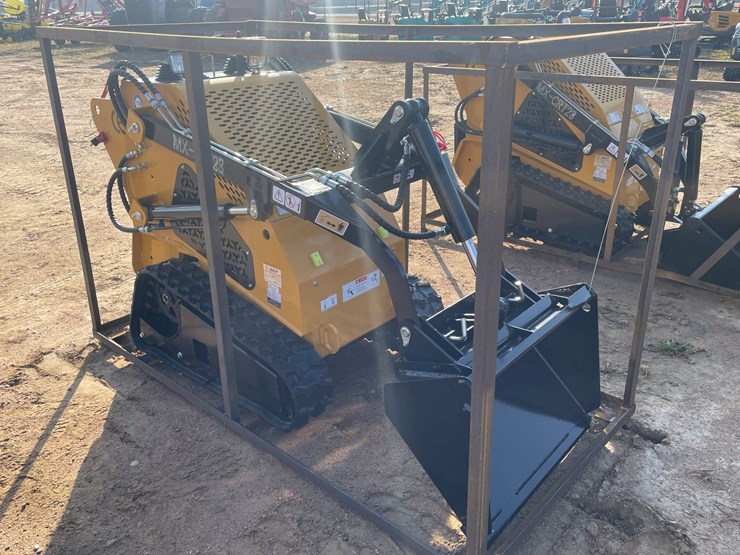 #3238-•-agt-mx-crt23-compact-track-loader-image-3