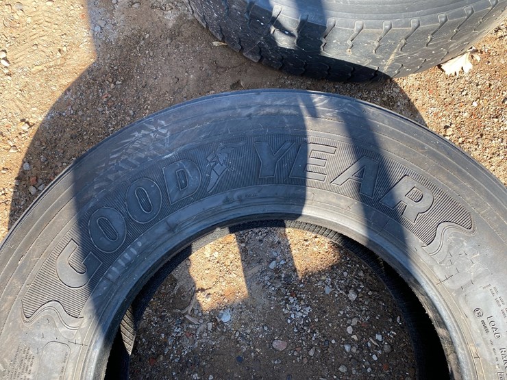 #6967-•-(1)-goodyear-g662-rsa-11r22.5-commercial-truck-tire-image-5
