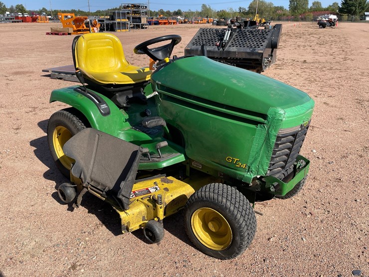 #1010-•-john-deere-gt245-riding-lawn-mower-image-3