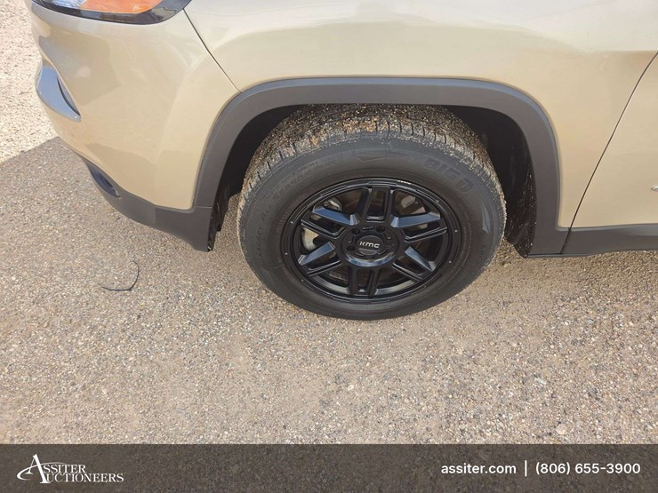 2015-jeep-cherokee-image-18