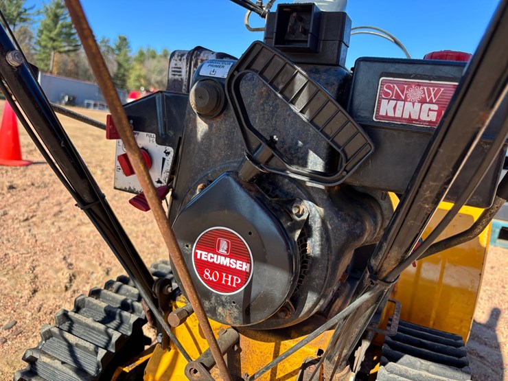 #1864-•-cub-cadet-826t-26"-snow-blower-image-10
