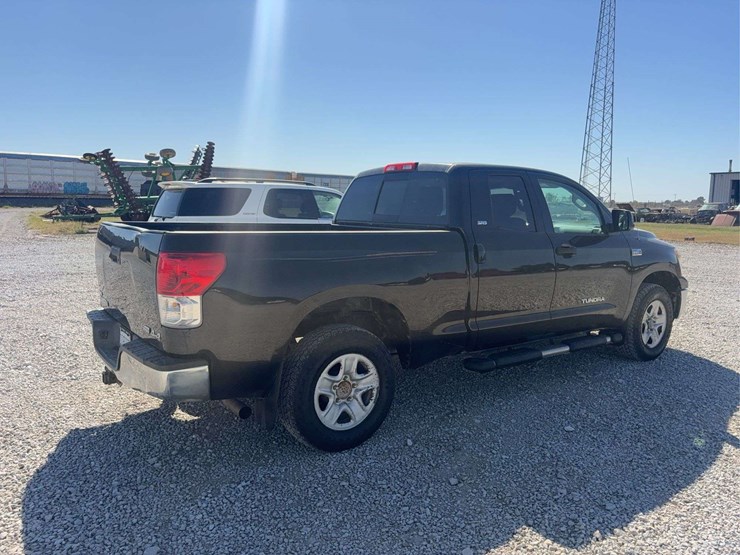2013-toyota-tundra-srs,-5.7l/v8-iforce,-4wd,-reese-hitch,-4-door,-cloth-interior-power-lock/windows/seat,-250,027-miles,-vin#-5tfuw5f11cx231515-image-6