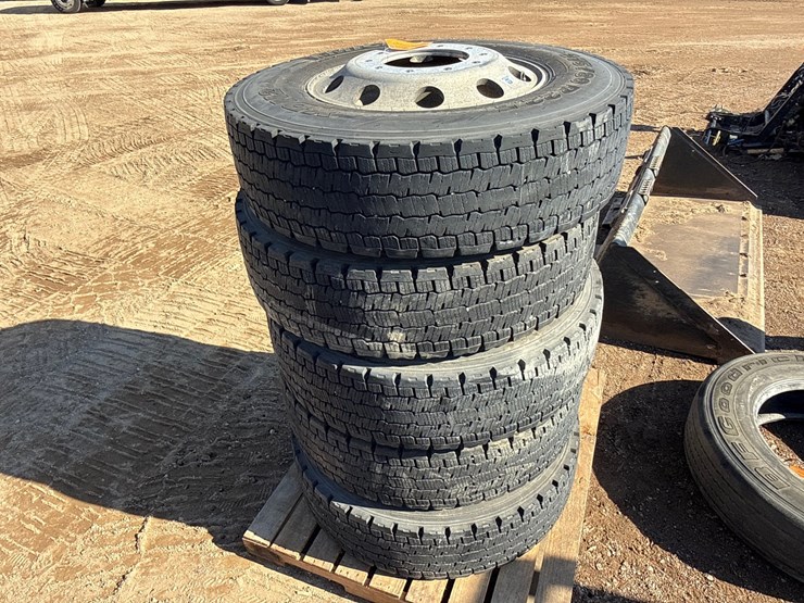 #6982-•-(5)-commercial-truck-tires-with-aluminum-rims-image-2