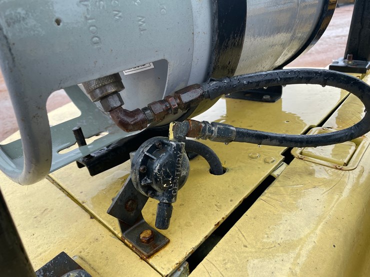 #1854-•-caterpillar-lp-forklift-image-23