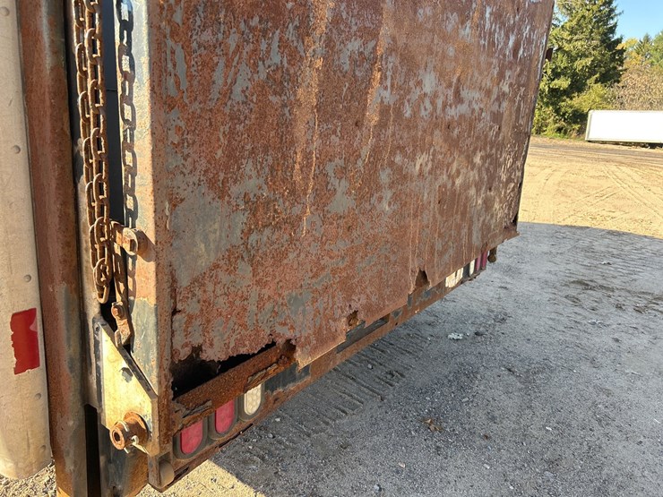#6932-•-2000-chevrolet-3500-box-truck-(has-wi-title)-image-39