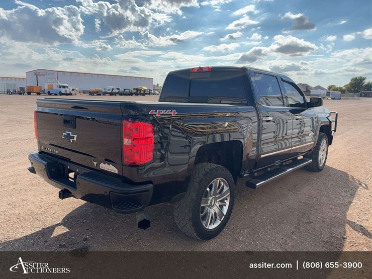 2015-chevrolet-silverado-1500-high-country-image-3