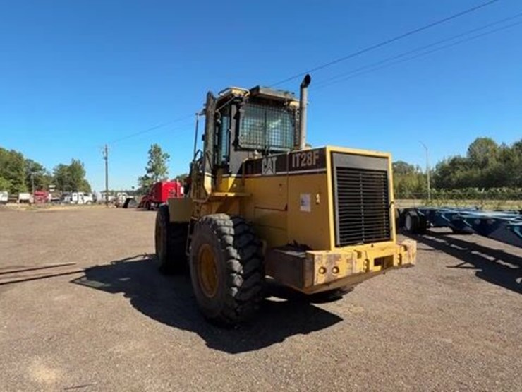 caterpillar-it28f-image-1
