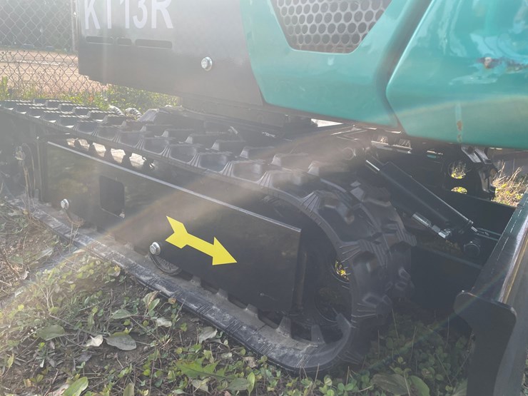 #3233-•-2026-cfg-kt13r-mini-excavator-image-6